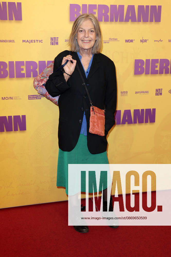 Angela Winkler bei der Premiere des Dokumentarfilms Biermann im Kino International. Berlin