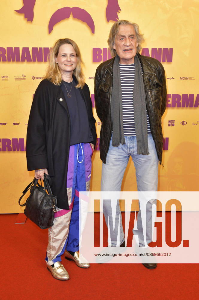 Antje Riis und Winfried Glatzeder bei der Premiere des Dokumentarfilms Biermann im Kino International. Berlin
