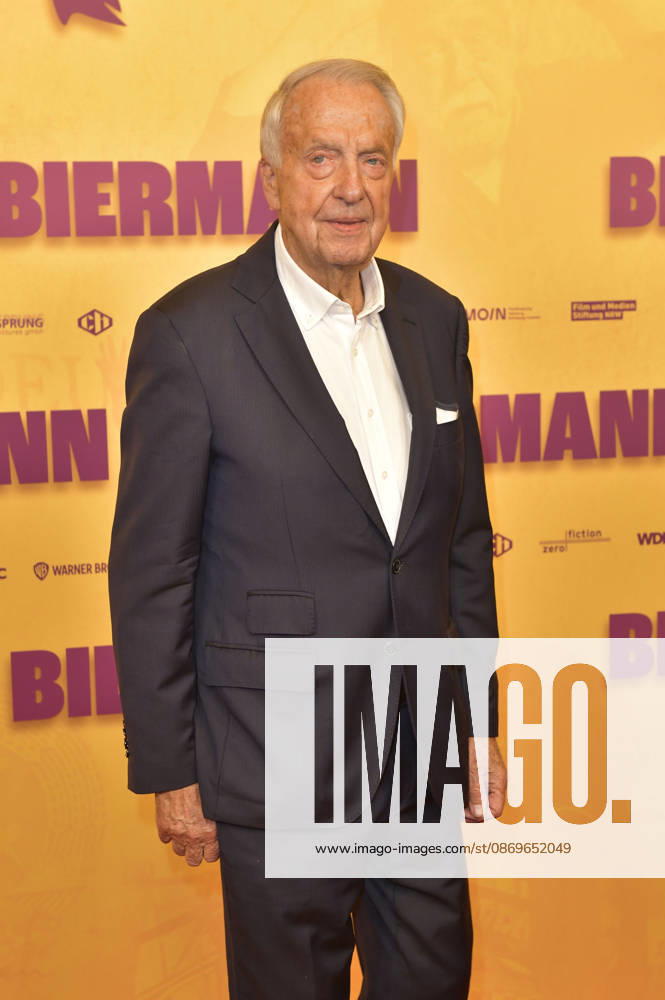 Bernd Neumann bei der Premiere des Dokumentarfilms Biermann im Kino International. Berlin