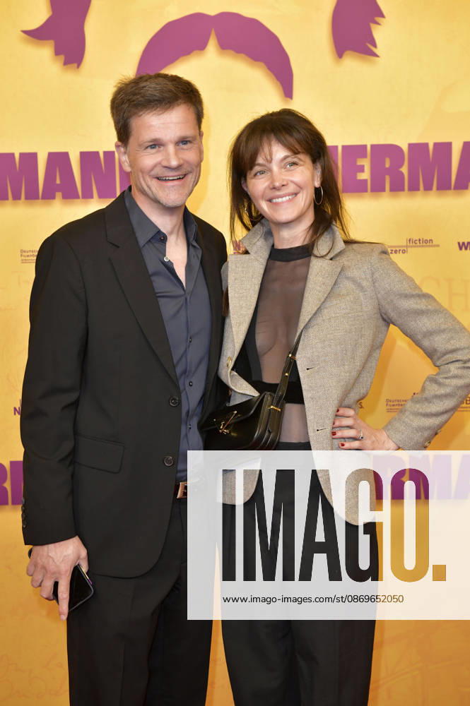 Benjamin Herrmann und Caroline Rosales bei der Premiere des Dokumentarfilms Biermann im Kino International. Berlin
