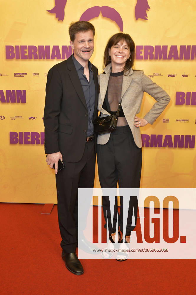 Benjamin Herrmann und Caroline Rosales bei der Premiere des Dokumentarfilms Biermann im Kino International. Berlin