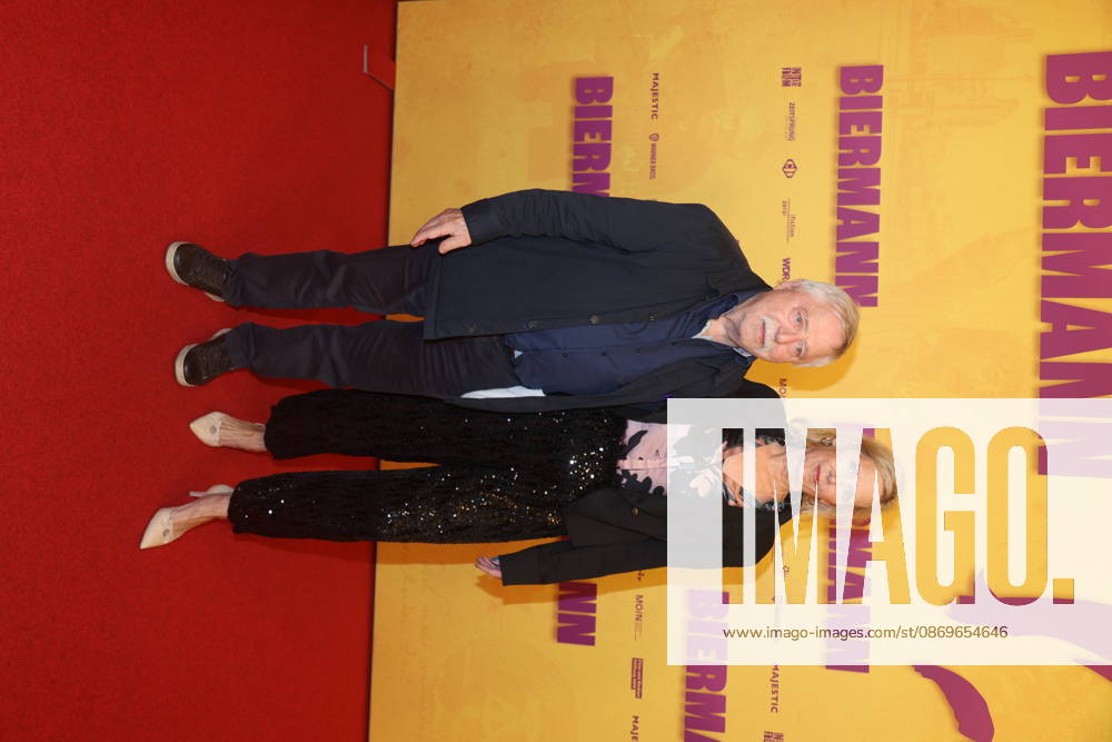 Wolf Biermann und Pamela Biermann bei der Premiere des Dokumentarfilms Biermann im Kino International. Berlin