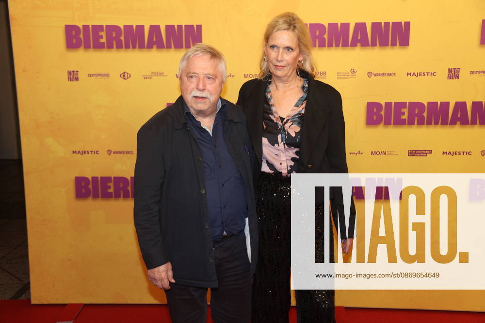 Wolf Biermann und Pamela Biermann bei der Premiere des Dokumentarfilms Biermann im Kino International. Berlin
