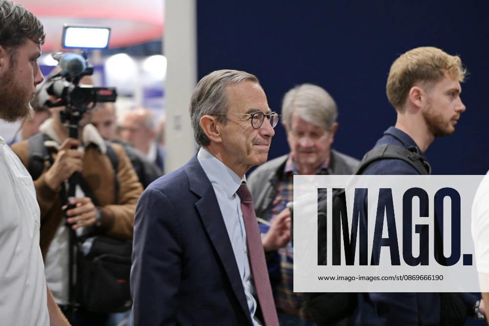 Bruno Retailleau at the Paris Motor Show 2026 Bruno Retailleau candidate for the 2027 presidential election at the International Motor Show 2026 in Paris Porte de Versailles on October 15,2026. Photo Ait Adjedjou Karim ABACAPRESS.COM Paris France