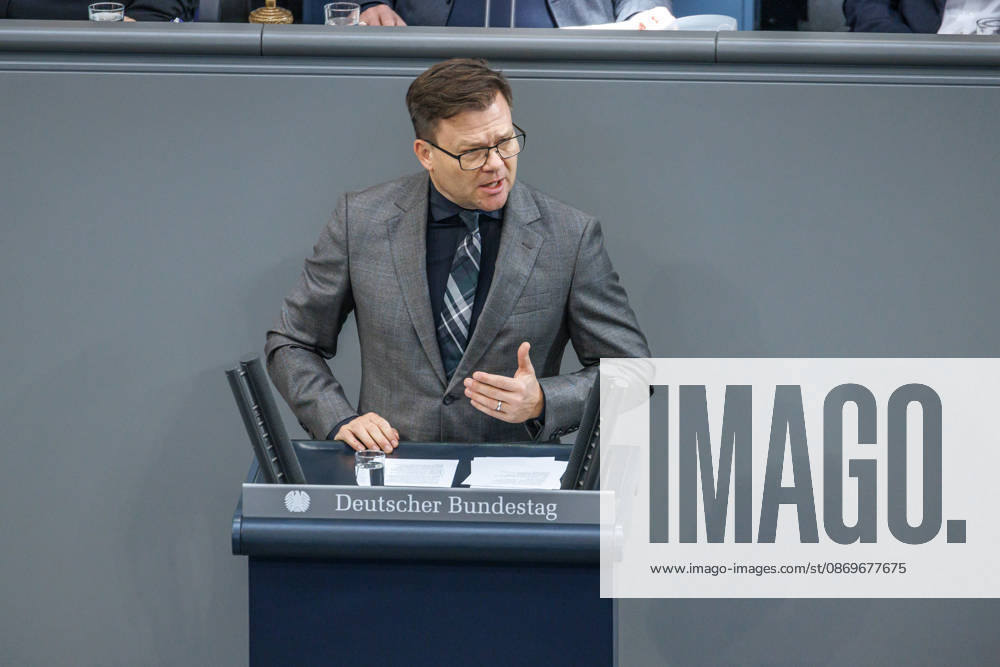 Bundestag Carsten Schneider (SPD), Minister fuer Umwelt, Klimaschutz, Naturschutz und nukleare Sicherheit, im Deutschen Bundestag am 16.10.26 in Berlin. Berlin Berlin Deutschland Bundestag
