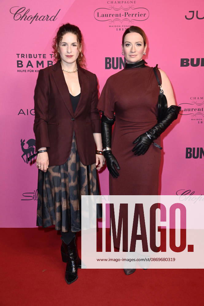 Lou Strenger und Nina Gummich beim Tribute to Bambi 2026 in der Fotografiska Berlin. Berlin