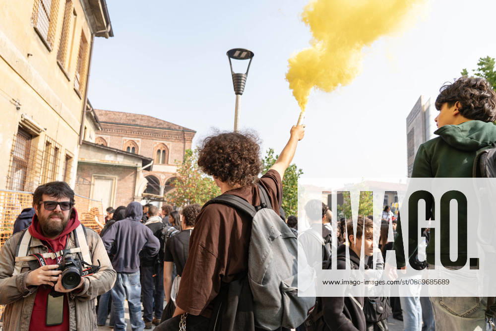 IPA89759957 - Milan, October 16, 26, Largo Cairoli, No One Is a Stranger Student Strike The march ends with the occupation of the building next to the Festa del Perdono State University campus in Sforza