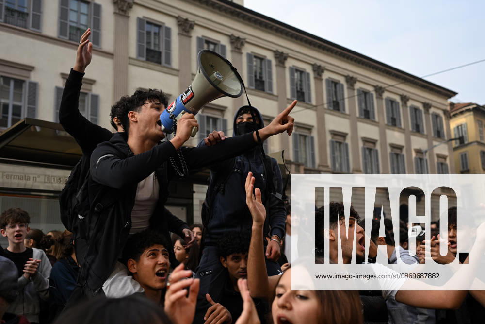 Nationwide school strike in Milan MILAN, ITALY - OCTOBER 16: Students take part in a demonstration during a nationwide school strike in Milan, Italy, on October 16, 2026. Protesters oppose the government s education policies and measures they consider discriminatory towards students of foreign origin, also highlighting demands for higher wages and an end to precarious employment in schools. Piero Cruciatti Anadolu Milan Italy. Editorial use only. Please get in touch for any other usage.