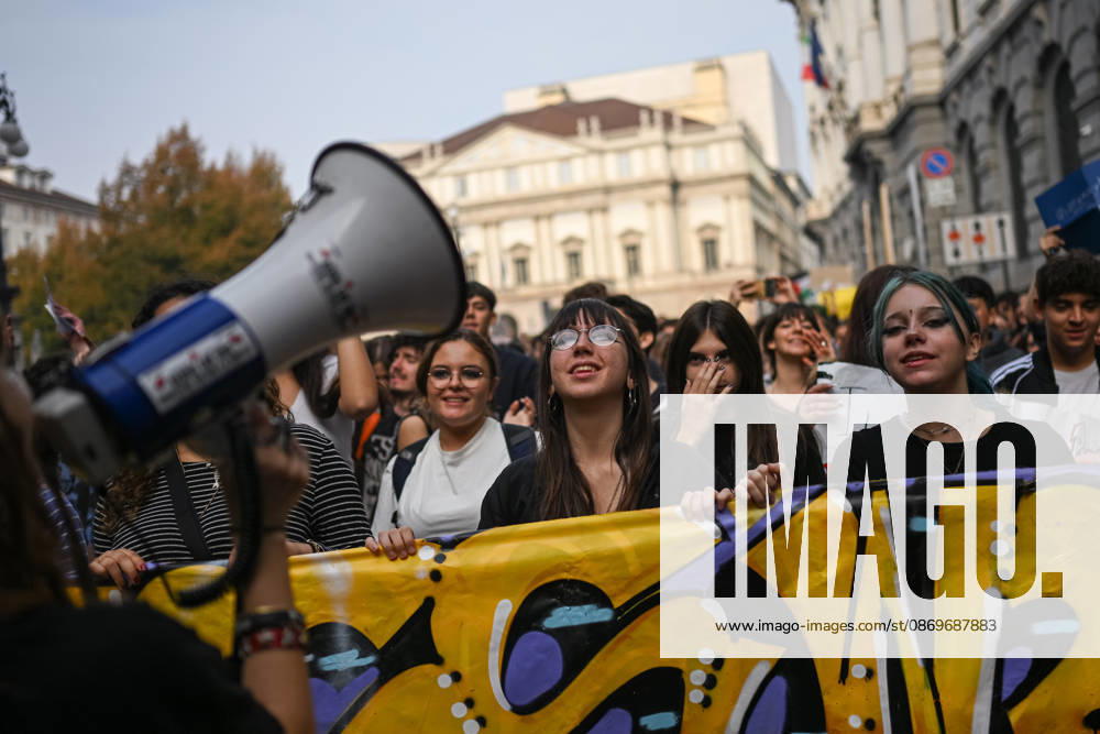 Nationwide school strike in Milan MILAN, ITALY - OCTOBER 16: Students take part in a demonstration during a nationwide school strike in Milan, Italy, on October 16, 2026. Protesters oppose the government s education policies and measures they consider discriminatory towards students of foreign origin, also highlighting demands for higher wages and an end to precarious employment in schools. Piero Cruciatti Anadolu Milan Italy. Editorial use only. Please get in touch for any other usage.