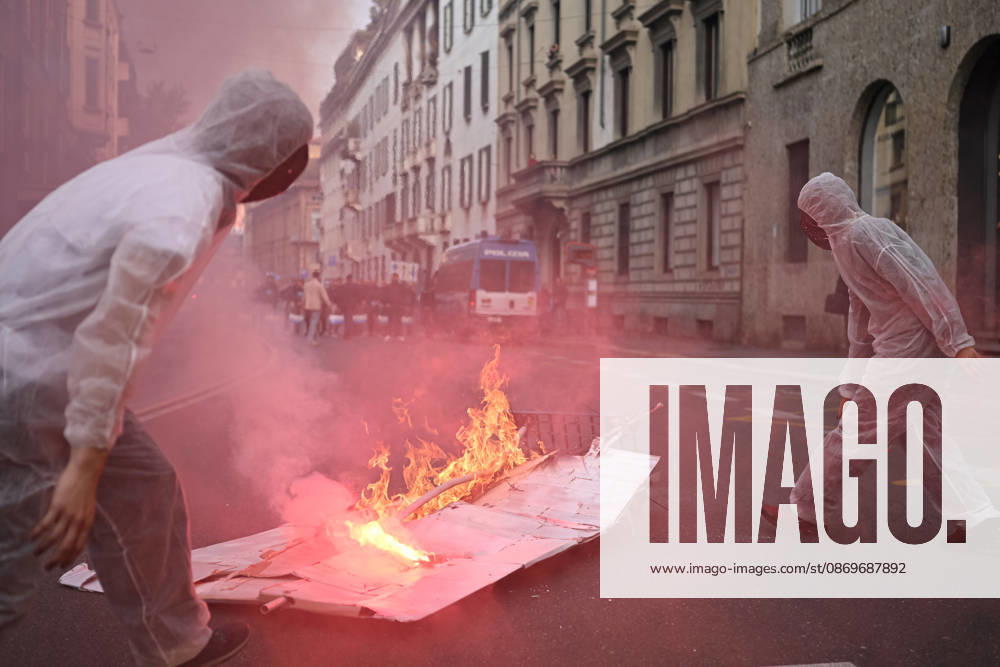 Nationwide school strike in Milan MILAN, ITALY - OCTOBER 16: Students set a banner on fire during a nationwide school strike in Milan, Italy, on October 16, 2026. Protesters oppose the government s education policies and measures they consider discriminatory towards students of foreign origin, also highlighting demands for higher wages and an end to precarious employment in schools. Piero Cruciatti Anadolu Milan Italy. Editorial use only. Please get in touch for any other usage.
