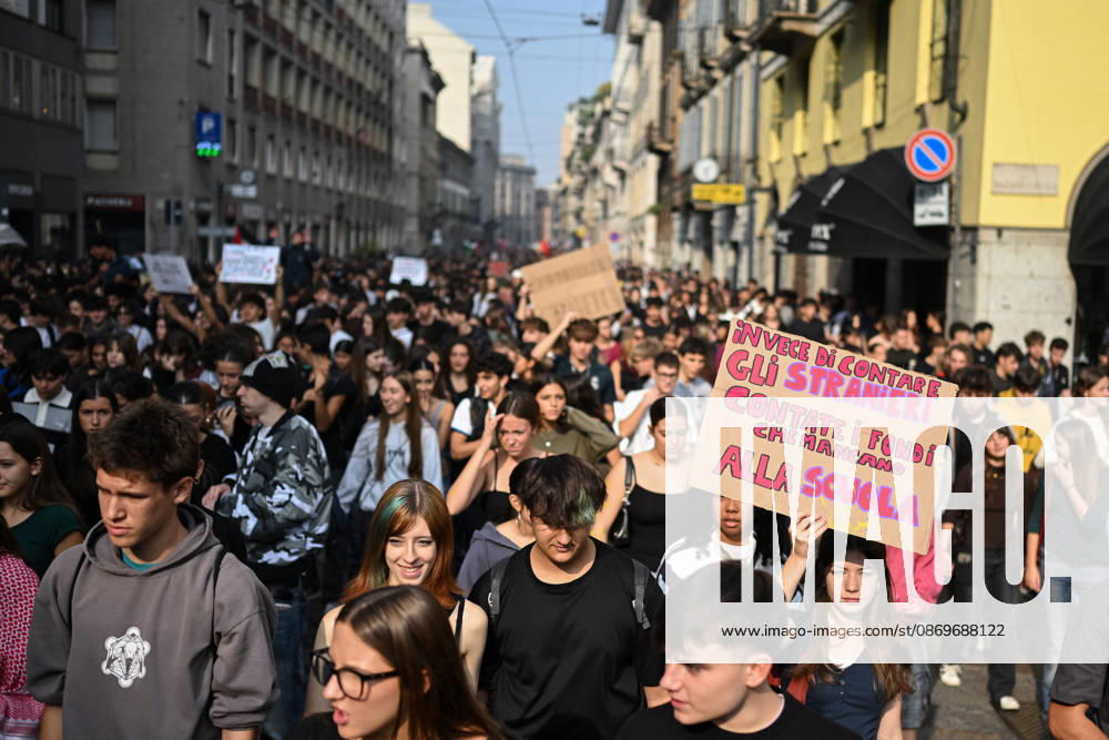 Nationwide school strike in Milan MILAN, ITALY - OCTOBER 16: Students hold placards during a nationwide school strike in Milan, Italy, on October 16, 2026. Protesters oppose the government s education policies and measures they consider discriminatory towards students of foreign origin, also highlighting demands for higher wages and an end to precarious employment in schools. Piero Cruciatti Anadolu Milan Italy. Editorial use only. Please get in touch for any other usage.