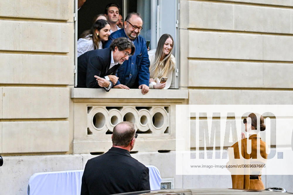 Céline Dion was spotted leaving the Royal Monceau hotel, heading toward the Plenitude Arena for the penultimate show of her concert series in the French capital, Paris, France, on October 16, 2026. Christian Liewig, Bestimage. Céline Dion was spotted leaving the Royal Monceau hotel, heading toward the Plenitude Arena for the penultimate show of her concert series in the capital, Paris, France, on October 16, 2026. Paris, France