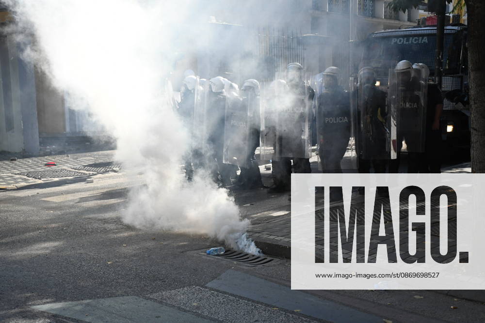 Demonstrations organized by students demanding improvements to their educational conditions continue in Albania TIRANA, ALBANIA - OCTOBER 16: Riot police deploy tear gas during clashes with student demonstrators protesting for improved educational conditions and lower fees in Tirana, Albania on October 16, 2026. Security forces intervened with tear gas and crowd-control measures after confrontations broke out near key government structures and university perimeters. Olsi Shehu Anadolu Tirana Albania. Editorial use only. Please get in touch for any other usage.