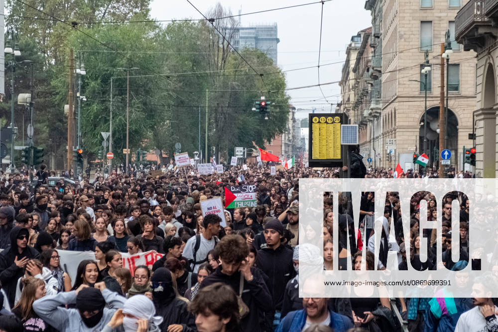 Reportage - Student strike in Turin The march through the streets of Turin during Student strike in Turin, Reportage in Turin, Italy, October 16 2026 Turin City of Turin Italy