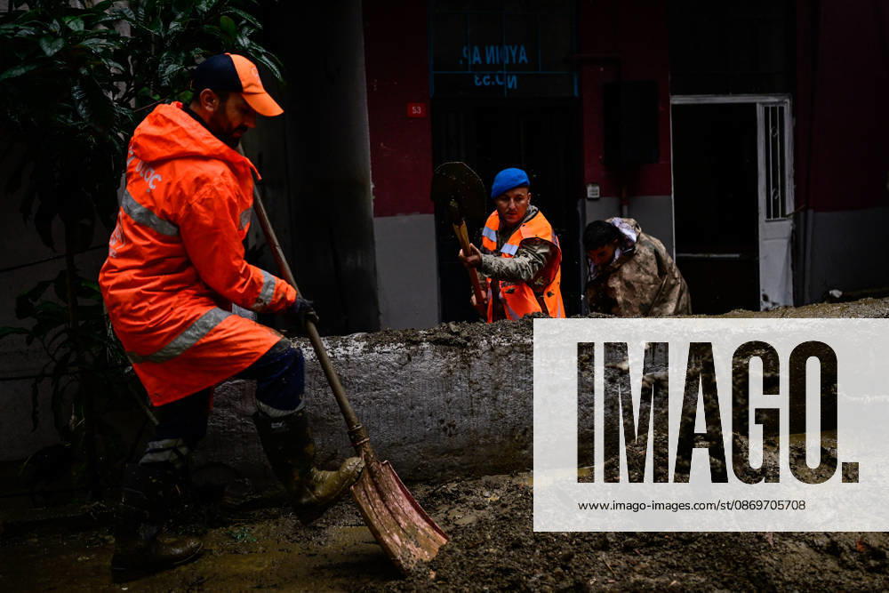 Gendarmerie teams support flood cleanup efforts in Istanbul ISTANBUL, TURKIYE - OCTOBER 16: Gendarmerie teams clear mud and debris from a flood-affected area in Sariyer as cleanup and repair efforts continue, on October 16, 2026 in Istanbul, Turkiye. The teams joined post-flood operations to help restore affected streets and support recovery work. Cem Tekkesinoglu Anadolu Istanbul Turkey. Editorial use only. Please get in touch for any other usage.
