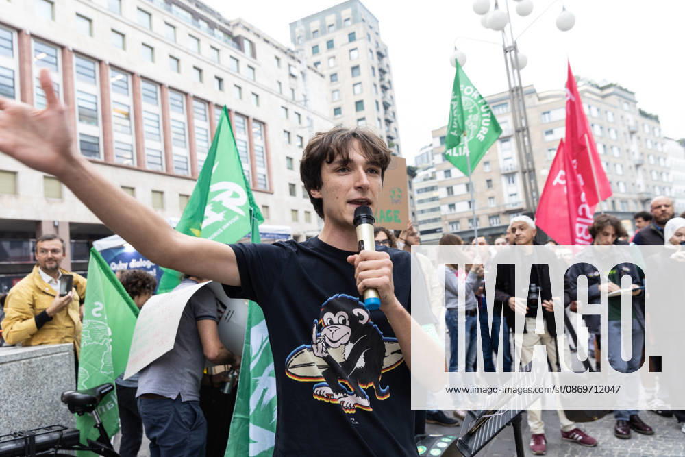 IPA89767297 - Milan, October 16, 2026, Piazza San Babila, Fridays for Future Italy rally, global climate strike, climate and environmental activists in photos: protesters