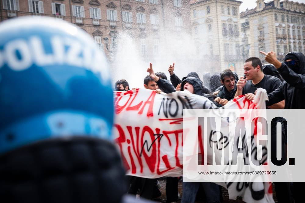 TURIN, ITALY - OCTOBER 16, 2026: Clashes with police in Turin during the demonstration to demand better school conditions and review of the public expenses for instruction. JNA Press Turin Italy - ZUMAq101 20261016_zna_q101_338