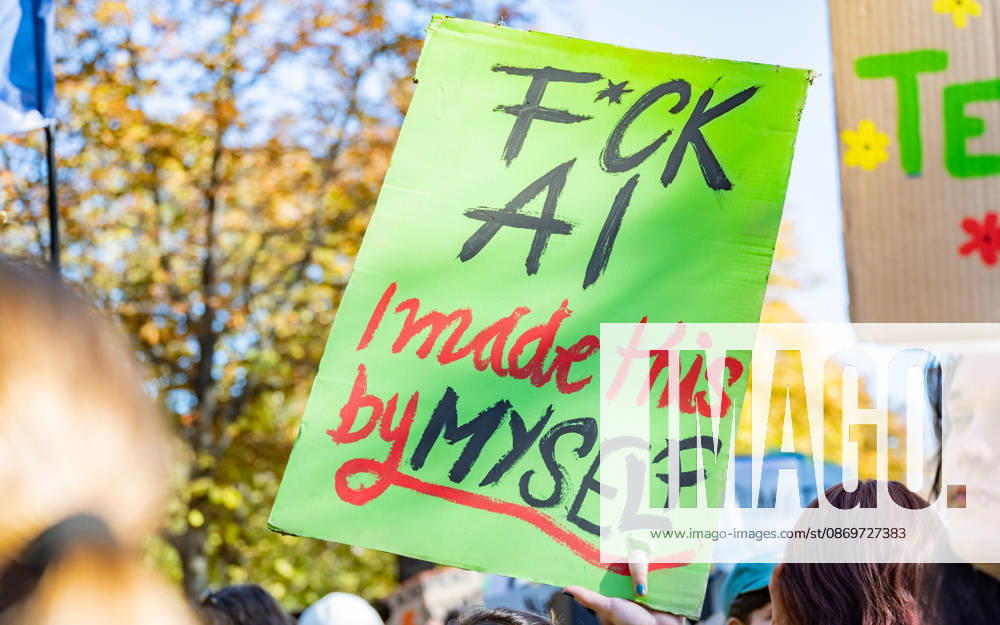 Fridays For Future Klimastreik Klimaschutz ankündigen reicht nicht - Ohne Klimaschutz ist alles nix! TeilnehmerInnen des Fridays For Future Klimastreiks unter dem Motto Klimaschutz ankündigen reicht nicht - Ohne Klimaschutz ist alles nix! in der Prater Hauptallee beim Praterstern und an der Wiener Ringstraße in Wien, Österreich. Wien Prater Hauptallee beim Praterste Wien Oesterreich