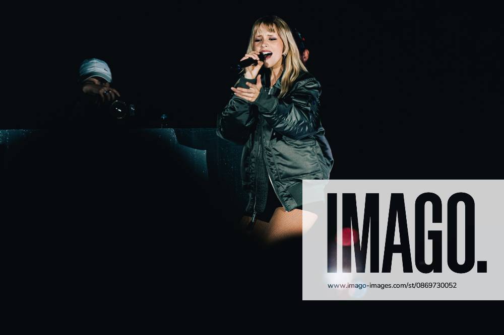 Belgian singer Angele pictured during the Angele Instinct Release Party , a surprise party organized by the Brussels singer to celebrate the release of her album Instinct at the Grote Markt Grand Place, in Brussels, Friday 16 October 2026. EMILExWINDAL 190025702