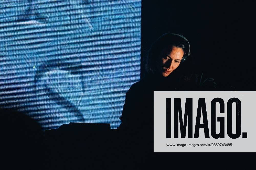 Belgian artist Amà lie Lens pictured during the Angele Instinct Release Party , a surprise party organized by the Brussels singer to celebrate the release of her album Instinct at the Grote Markt Grand Place, in Brussels, Friday 16 October 2026. EMILExWINDAL 190036402