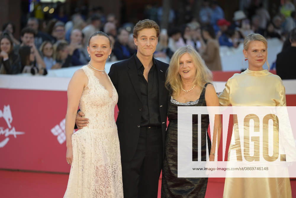 Luna Wedler (l), Alexander Fehling (c), Barbara Sukowa (c) and Fauke Finsterwalder (r) attend the red carpet for the film LEurotrashi at the 2026 Rome Film Fest, held at the Auditorium Parco della Musica. Rome Italy - ZUMAs197 20261016_aaa_s197_300
