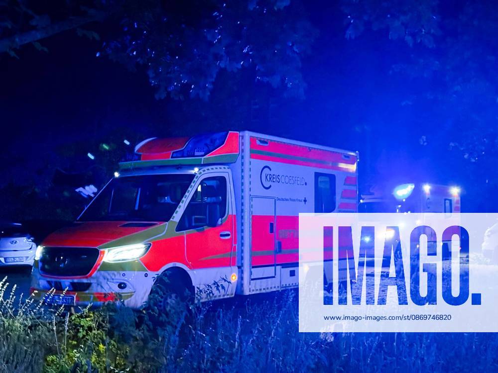 Olfen: Eine Frau tot, zwei weitere schwer verletzt – Tatverdächtiger in Gewahrsam 7aIMG: 0577212 2 Retthungshubschrauber, Feuerwehr Olfen, 3 RTW, Notfallseelsorge und Polizei - Mehrere Verletzte vermutlich eine Tote Person in Altenheim - St. Vitus Stift OlfenNordrhein-Westfalen, Olfen, Deutschland