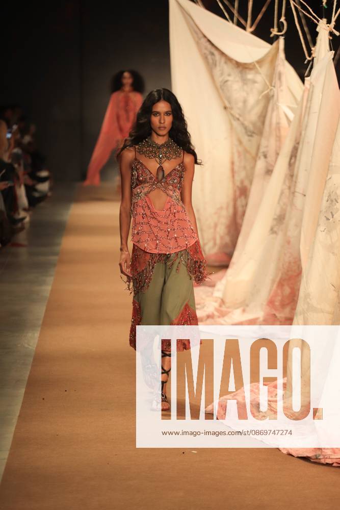 Hisha s fashion show at SPFW. Sao Paulo (SP), 10 16 2026 - Fashion SPFW - Hisha fashion show during Sao Paulo Fashion Week N61 at Pacubra in Ibirapuera, Sao Paulo.(Foto: Fabricio Bomjardim Thenews2 imago images) Hisha s fashion show at SPFW.
