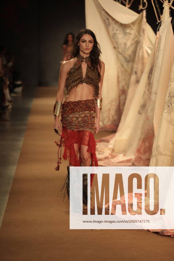 Hisha s fashion show at SPFW. Sao Paulo (SP), 10 16 2026 - Fashion SPFW - Hisha fashion show during Sao Paulo Fashion Week N61 at Pacubra in Ibirapuera, Sao Paulo.(Foto: Fabricio Bomjardim Thenews2 imago images) Hisha s fashion show at SPFW.