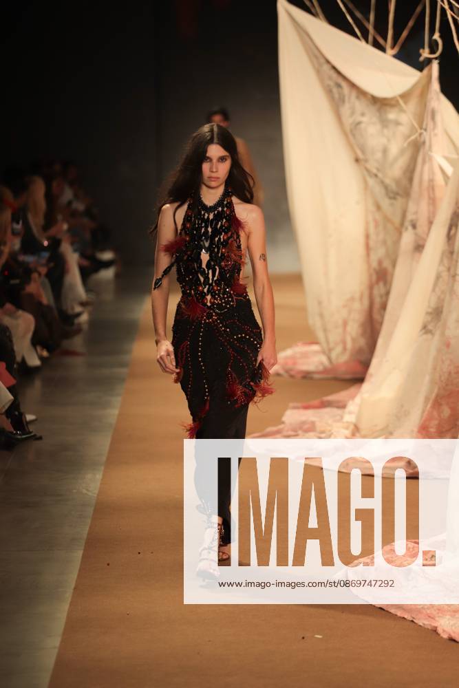 Hisha s fashion show at SPFW. Sao Paulo (SP), 10 16 2026 - Fashion SPFW - Hisha fashion show during Sao Paulo Fashion Week N61 at Pacubra in Ibirapuera, Sao Paulo.(Foto: Fabricio Bomjardim Thenews2 imago images) Hisha s fashion show at SPFW.