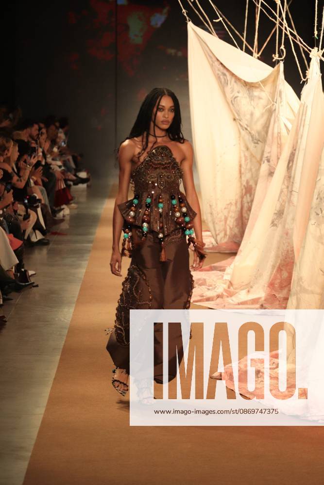 Hisha s fashion show at SPFW. Sao Paulo (SP), 10 16 2026 - Fashion SPFW - Hisha fashion show during Sao Paulo Fashion Week N61 at Pacubra in Ibirapuera, Sao Paulo.(Foto: Fabricio Bomjardim Thenews2 imago images) Hisha s fashion show at SPFW.