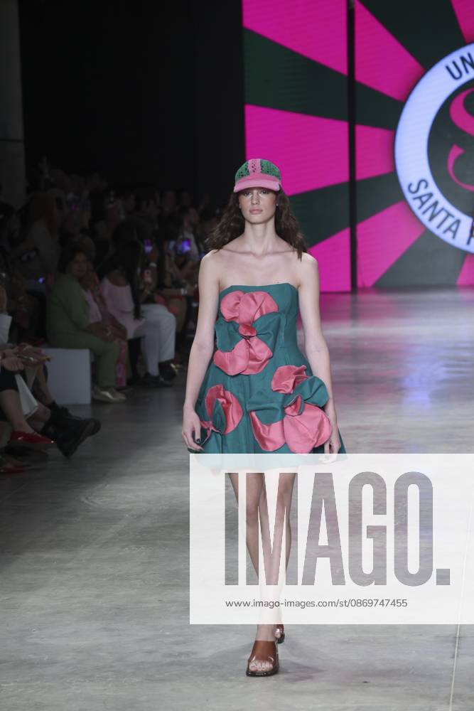 Santa Resistencia presents its collection at SPFW N61. Sao Paulo (SP), 10 16 2026 Fashion SPFW n61 The Santa Resistencia brand presents its collection during Sao Paulo Fashion Week n61, in Sao Paulo, this Friday (16).(Foto: Leco Viana Thenews2 imago images) Santa Resistencia presents its collection at SPFW N61.