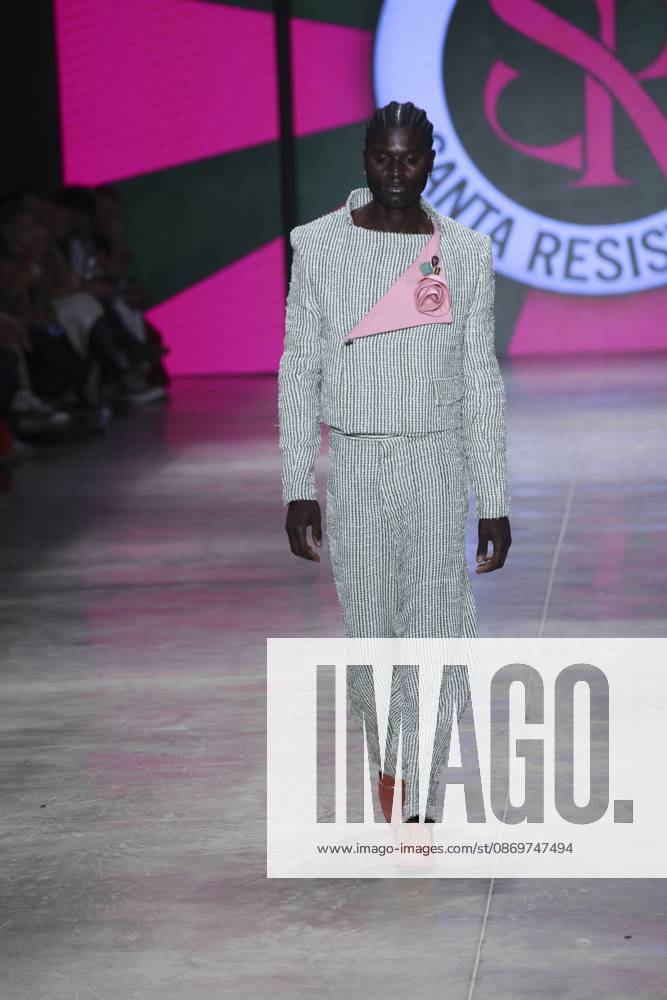 Santa Resistencia presents its collection at SPFW N61. Sao Paulo (SP), 10 16 2026 Fashion SPFW n61 The Santa Resistencia brand presents its collection during Sao Paulo Fashion Week n61, in Sao Paulo, this Friday (16).(Foto: Leco Viana Thenews2 imago images) Santa Resistencia presents its collection at SPFW N61.