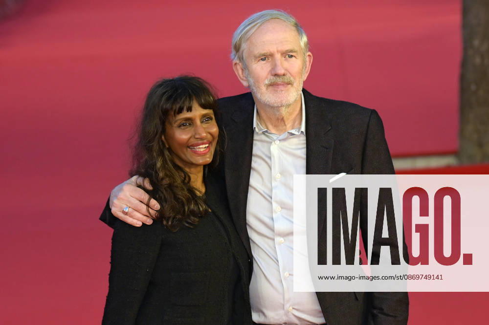 Anton Corbijn mit Ehefrau Nini Corbijn bei der Premiere des Kinofilms A Talent for Murder Ein Talent fürs Morden auf dem 21. Internationalen Filmfestival von Rom Festa del Cinema di Roma 2026 im Auditorium Parco della Musica. Rom