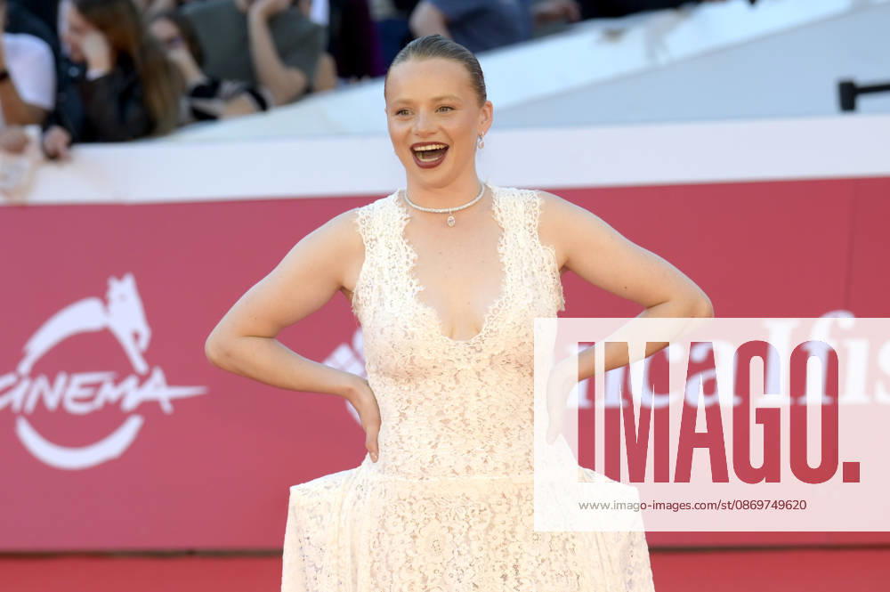 Luna Wedler bei der Premiere des Kinofilms Eurotrash auf dem 21. Internationalen Filmfestival von Rom Festa del Cinema di Roma 2026 im Auditorium Parco della Musica. Rom