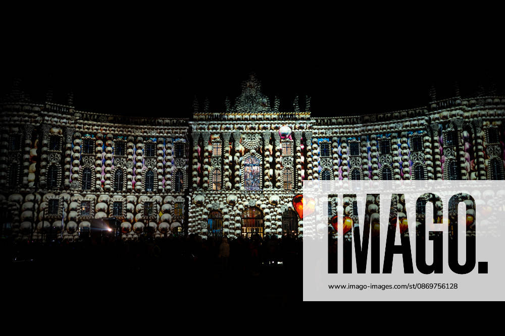 Berlin, Eindrücke vom Festival of Lights Das illuminierte Juristische Fakultät im Rahmen des jährlich stattfindenden Festival of Lights an dem verschieden Gebäude bunt angestrahlt werden am 16.10.2026 in Berlin. Berlin Berlin Deutschland