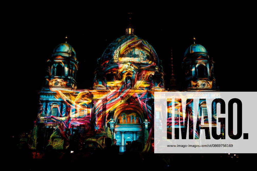Berlin, Eindrücke vom Festival of Lights Der illuminierte Berliner Dom im Rahmen des jährlich stattfindenden Festival of Lights an dem verschieden Gebäude bunt angestrahlt werden am 16.10.2026 in Berlin. Berlin Berlin Deutschland
