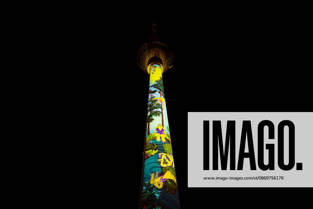 Berlin, Eindrücke vom Festival of Lights Der illuminierte Berliner Fernsehturm im Rahmen des jährlich stattfindenden Festival of Lights an dem verschieden Gebäude bunt angestrahlt werden am 16.10.2026 in Berlin. Berlin Berlin Deutschland