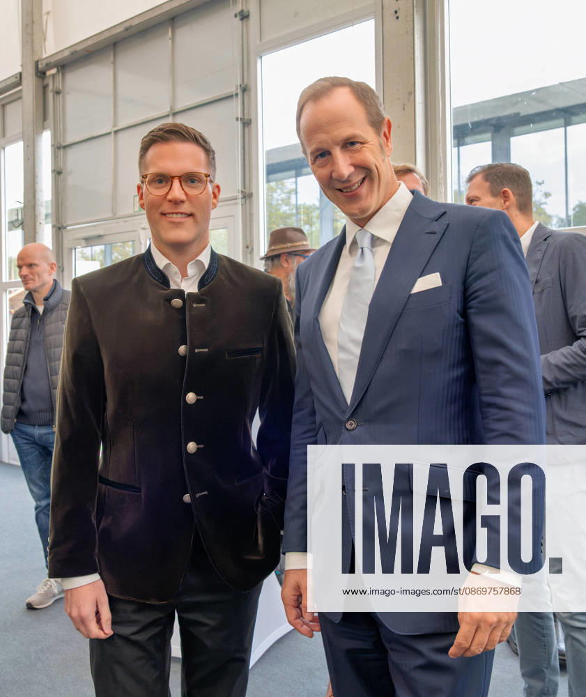 Ravensburg Bürgerempfang auf der Oberschwabenschau mi Manuel Hagel (CDU), stellvertretender Ministerpräsident und OB Daniel Rapp Manuel Hagel und Oberbürgermeister Dr. Daniel Rapp beim Bürgerempfang auf der Oberschwabenschau 2026 Bürgerempfang der Stadt Ravensburg auf der Oberschwabenschau 2026. Ravensburg, Baden-Württemberg, Deutschland, 17.10.2026. Oberbürgermeister Dr. Daniel Rapp und Manuel Hagel (CDU), stellvertretender Ministerpräsident sowie Minister des Inneren, für Digitalisierung und Europa des Landes Baden-Württemberg, beim Bürgerempfang. For editorial use only.