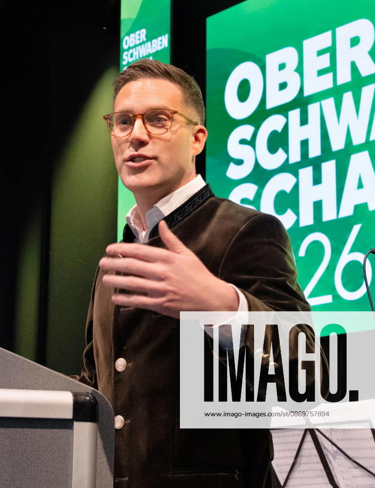 Ravensburg Bürgerempfang auf der Oberschwabenschau mi Manuel Hagel (CDU), stellvertretender Ministerpräsident und OB Daniel Rapp Manuel Hagel bei seiner Rede auf der Oberschwabenschau 2026 Bürgerempfang der Stadt Ravensburg auf der Oberschwabenschau 2026. Ravensburg, Baden-Württemberg, Deutschland, 17.10.2026. Oberbürgermeister Dr. Daniel Rapp und Manuel Hagel (CDU), stellvertretender Ministerpräsident sowie Minister des Inneren, für Digitalisierung und Europa des Landes Baden-Württemberg, beim Bürgerempfang. For editorial use only.