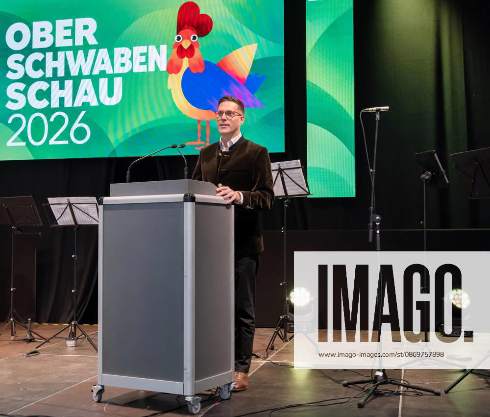 Ravensburg Bürgerempfang auf der Oberschwabenschau mi Manuel Hagel (CDU), stellvertretender Ministerpräsident und OB Daniel Rapp Manuel Hagel bei seiner Rede auf der Oberschwabenschau 2026 Bürgerempfang der Stadt Ravensburg auf der Oberschwabenschau 2026. Ravensburg, Baden-Württemberg, Deutschland, 17.10.2026. Oberbürgermeister Dr. Daniel Rapp und Manuel Hagel (CDU), stellvertretender Ministerpräsident sowie Minister des Inneren, für Digitalisierung und Europa des Landes Baden-Württemberg, beim Bürgerempfang. For editorial use only.