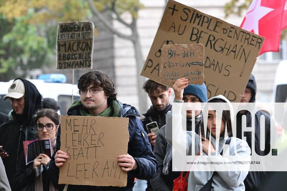 Demonstration «Solidarität mit den Schüler:innen in Frankreich» im Kleistpark, fotografiert am 17.10.2026 in Berlin. Berlin Berlin Berlin