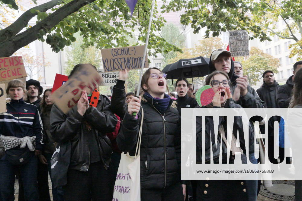 Berlin - Deutschland. Solidarität mit den Schüler:innen in Frankreich am Kleistpark.