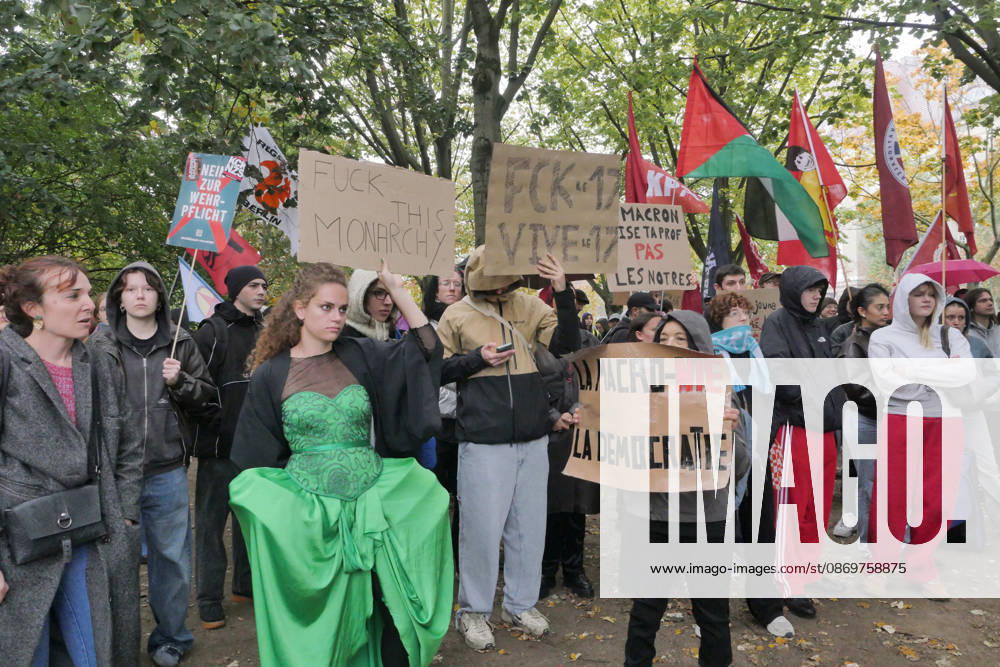 Berlin - Deutschland. Solidarität mit den Schüler:innen in Frankreich am Kleistpark.