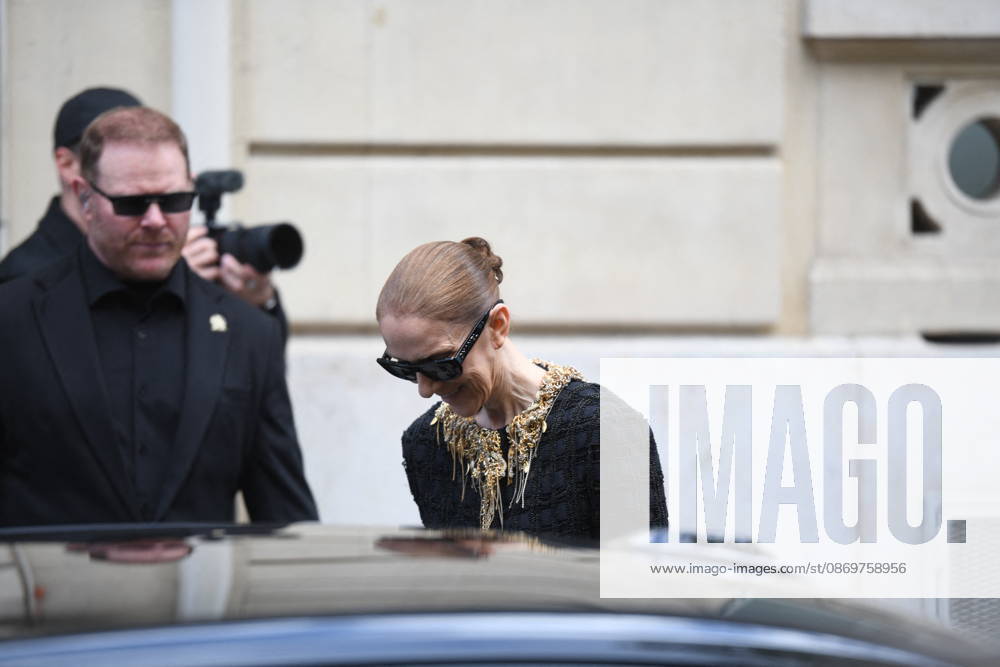 Celine Dion Leaves Her Hotel For Her Last Concert in Paris - France Celine Dion spend time with fans before her last concert in Paris, at hotel Royal Monceau in Paris, France on October 17, 2026. Photo by Florian Poitout ABACAPRESS.COM Paris France