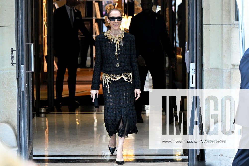 Céline Dion spends time with her fans outside her hotel in Paris. Céline Dion spends time with fans before heading to the venue, the Royal Monceau Hotel in Paris, France 460538 2026 10 17 Paris France Dion, Céline