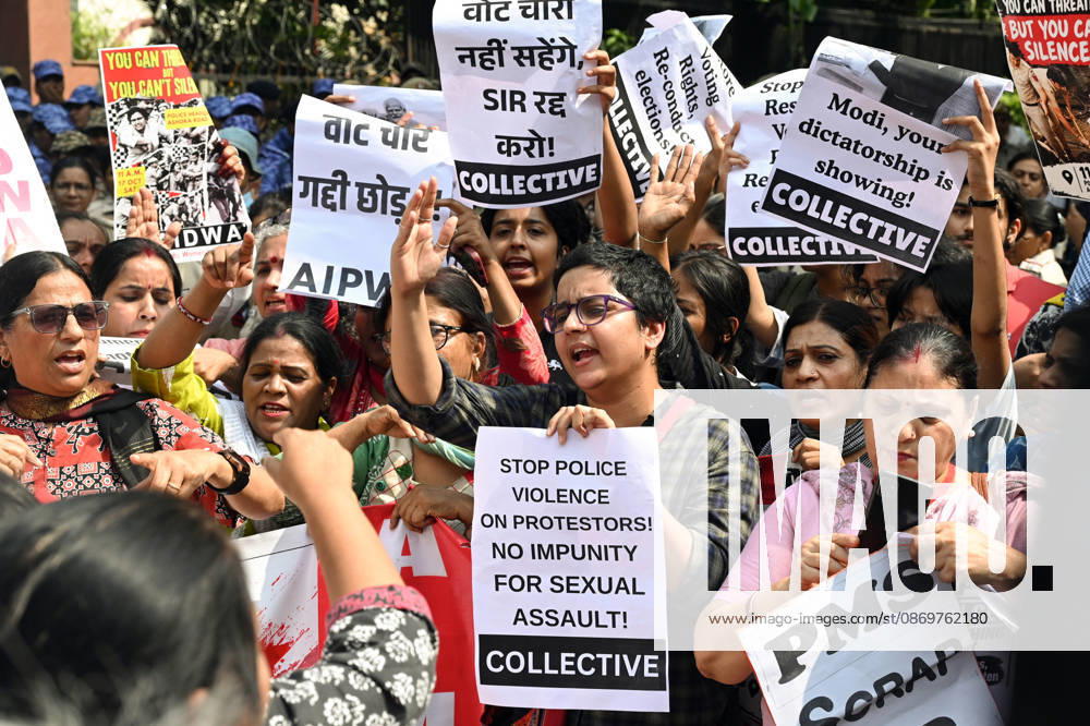 Women participate in a protest against alleged police brutality during the CJP protest (Oct 10) near ECI New Delhi, Oct 17 (ANI): Women participate in a protest against alleged police brutality during the CJP protest (Oct 10) near the Election Commission of India, in New Delhi on Saturday. NEW DELHI Delhi India