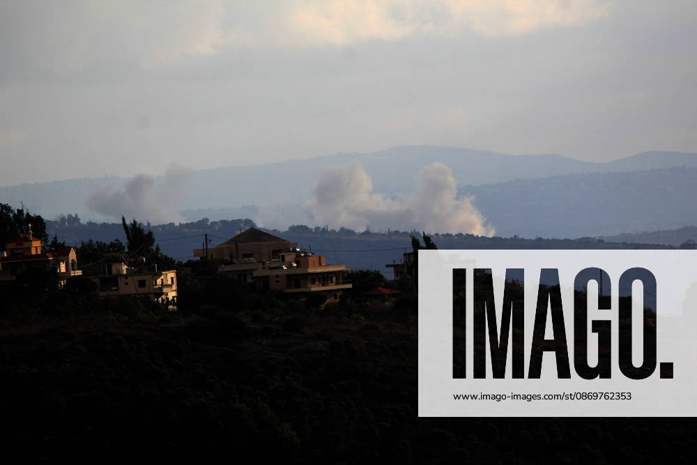 Israeli forces attack Lebanon despite ceasefire Israil ordusu, ateskese ve çerçeve anlasmasina ragmen Lübnan’in güneyindeki bölgelere yönelik hava saldirilarini sürdürüyor. Dogu Zutar ve Kefertibnit beldelerine düzenlenen saldirilarin ardindan bölgeden dumanlar yükseldi. Ramiz Dallah Anadolu Nabatieh Lebanon. Editorial use only. Please get in touch for any other usage.