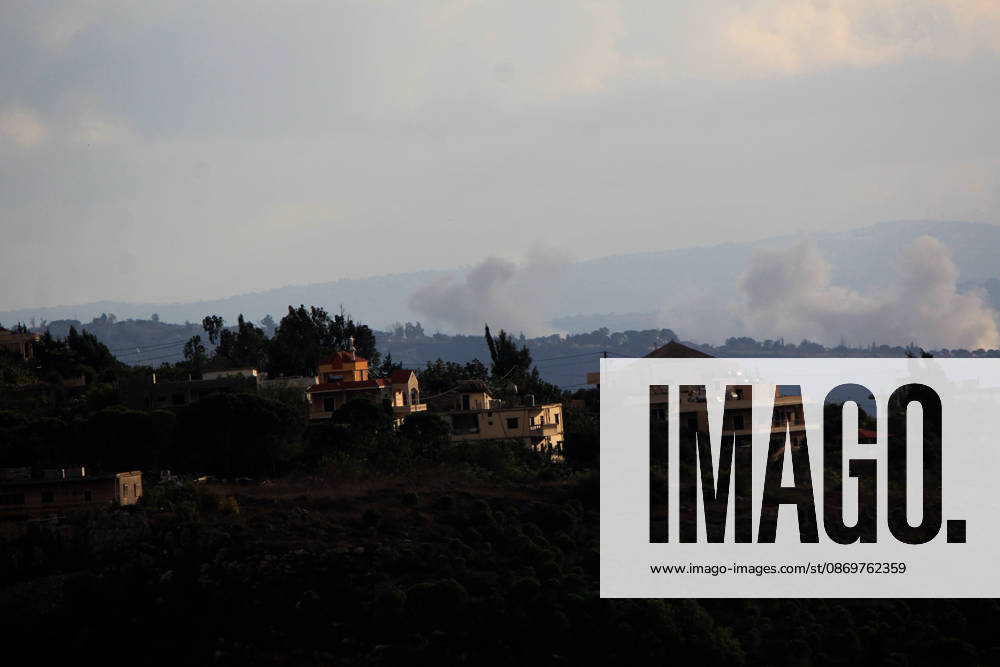Israeli forces attack Lebanon despite ceasefire Israil ordusu, ateskese ve çerçeve anlasmasina ragmen Lübnan’in güneyindeki bölgelere yönelik hava saldirilarini sürdürüyor. Dogu Zutar ve Kefertibnit beldelerine düzenlenen saldirilarin ardindan bölgeden dumanlar yükseldi. Ramiz Dallah Anadolu Nabatieh Lebanon. Editorial use only. Please get in touch for any other usage.