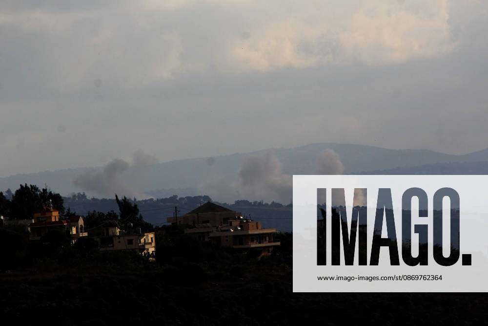 Israeli forces attack Lebanon despite ceasefire Israil ordusu, ateskese ve çerçeve anlasmasina ragmen Lübnan’in güneyindeki bölgelere yönelik hava saldirilarini sürdürüyor. Dogu Zutar ve Kefertibnit beldelerine düzenlenen saldirilarin ardindan bölgeden dumanlar yükseldi. Ramiz Dallah Anadolu Nabatieh Lebanon. Editorial use only. Please get in touch for any other usage.