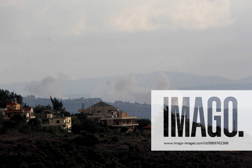 Israeli forces attack Lebanon despite ceasefire Israil ordusu, ateskese ve çerçeve anlasmasina ragmen Lübnan’in güneyindeki bölgelere yönelik hava saldirilarini sürdürüyor. Dogu Zutar ve Kefertibnit beldelerine düzenlenen saldirilarin ardindan bölgeden dumanlar yükseldi. Ramiz Dallah Anadolu Nabatieh Lebanon. Editorial use only. Please get in touch for any other usage.